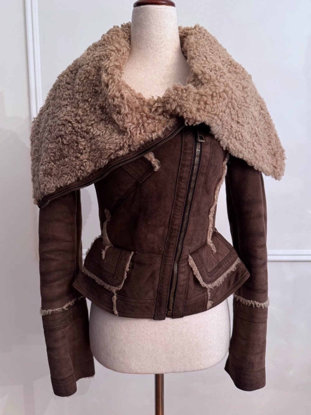 Burberry Prorsum 2010 Runway Shearling Cropped Aviator Biker Jacket IT 38